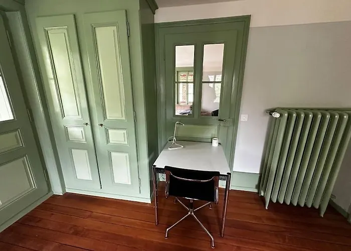 Zentrumsnahes, Stilvolles Nahe Bern-bahnhof Apartament *