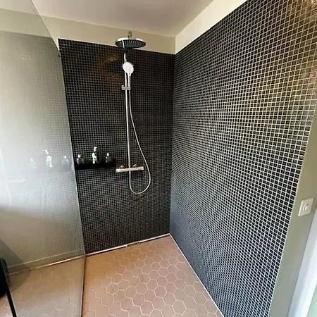 Апартаменти Zentrumsnahes, Stilvolles Nahe Bern-bahnhof Берн